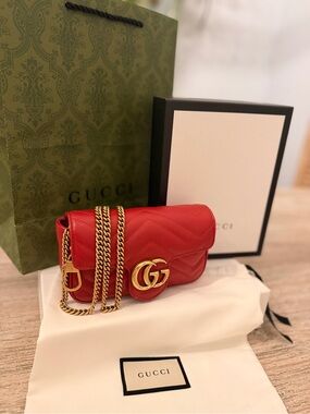 Gucci GG Marmont Flap Matelasse Leather Super Mini